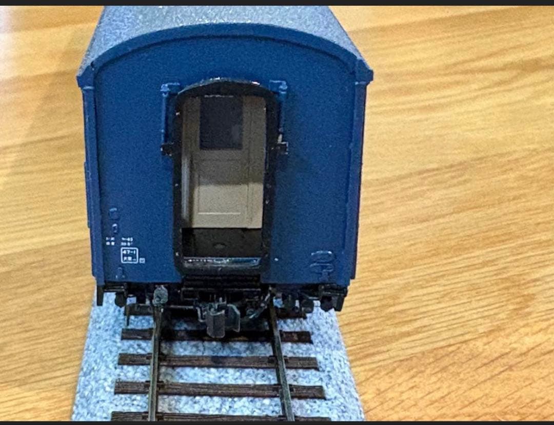 HO/43系旧型客車ディテール追加精密キット組み完成品と車両点検台 画像3